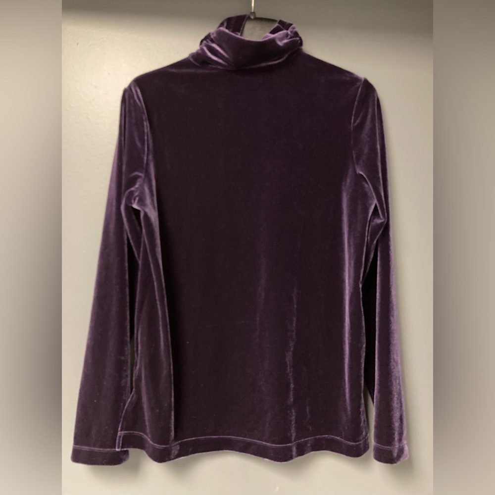 💛TODAY***$14***Susan Graver Style deep purple velveteen long sleeve top.